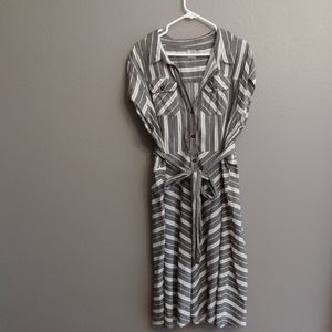 Cap sleeve gray & white dress w/ belt